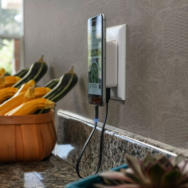 Scosche MH121 MagicMount™ Wall Charger. Wall Charger with Magnetic Mount